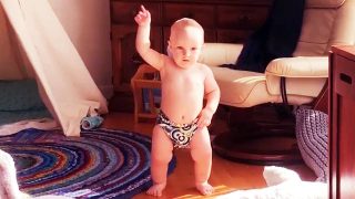 Funny Baby Dancing