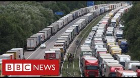 Lorry gridlock in Kent to continue for days – after France and UK agree tests for drivers – BBC News