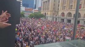According to ABC Perth, only 2000 people showed up