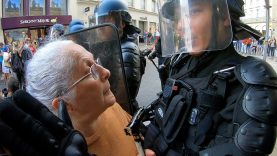 Face à face avec les Gendarmes ça chauffe Manifestation du 25 septembre Montpellier