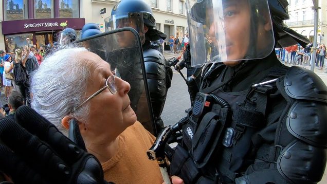 Face à face avec les Gendarmes ça chauffe Manifestation du 25 septembre Montpellier